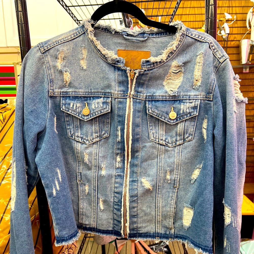 Cropped jean jacket med